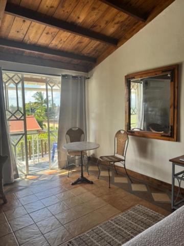 ホテル Chez Henri Pointe d'Esny エクステリア 写真